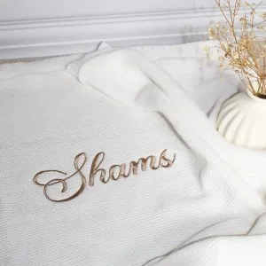 couverture tricot personnalisée, couverture tricot personnalisable broderie personnalisée bébé