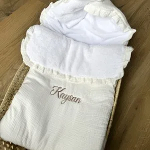 Chancelière bébé personnalisée - Gaze de coton - Blanc cassé